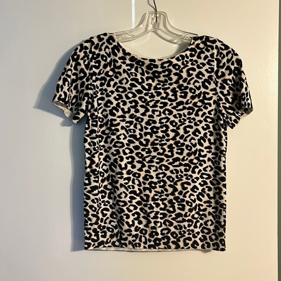 Gorgeous Talbots Rayon Blend Animal Print Short Sleeve Lightweight Sweater S P - Picture 1 of 4